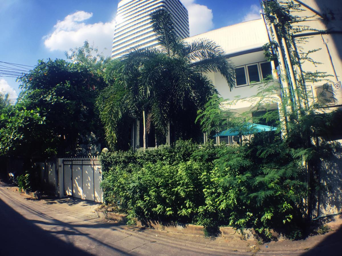 Lazy Blue House Hotell Bangkok Exteriör bild